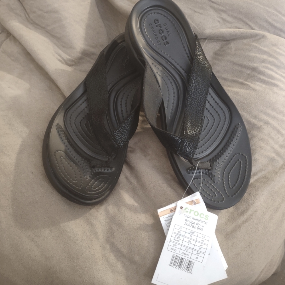 Crocs Capri Metallictxt wedge flip flops